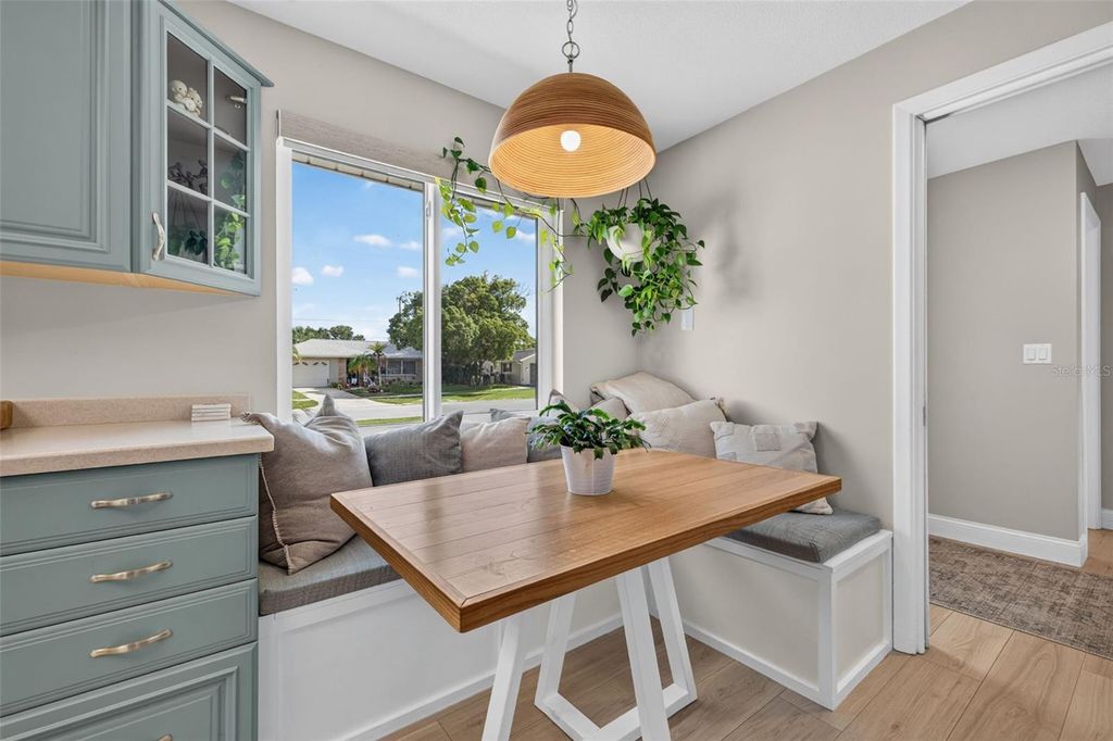 Image 11 of property listing at 1737 STARLIGHT DRIVE, Clearwater, FL 33755