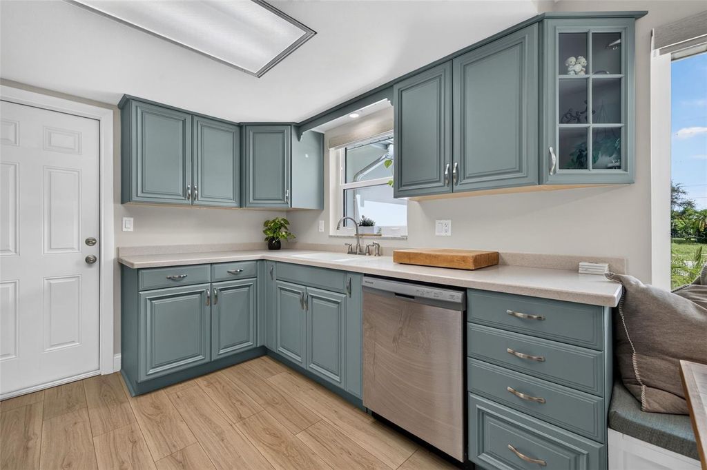 Image 12 of property listing at 1737 STARLIGHT DRIVE, Clearwater, FL 33755