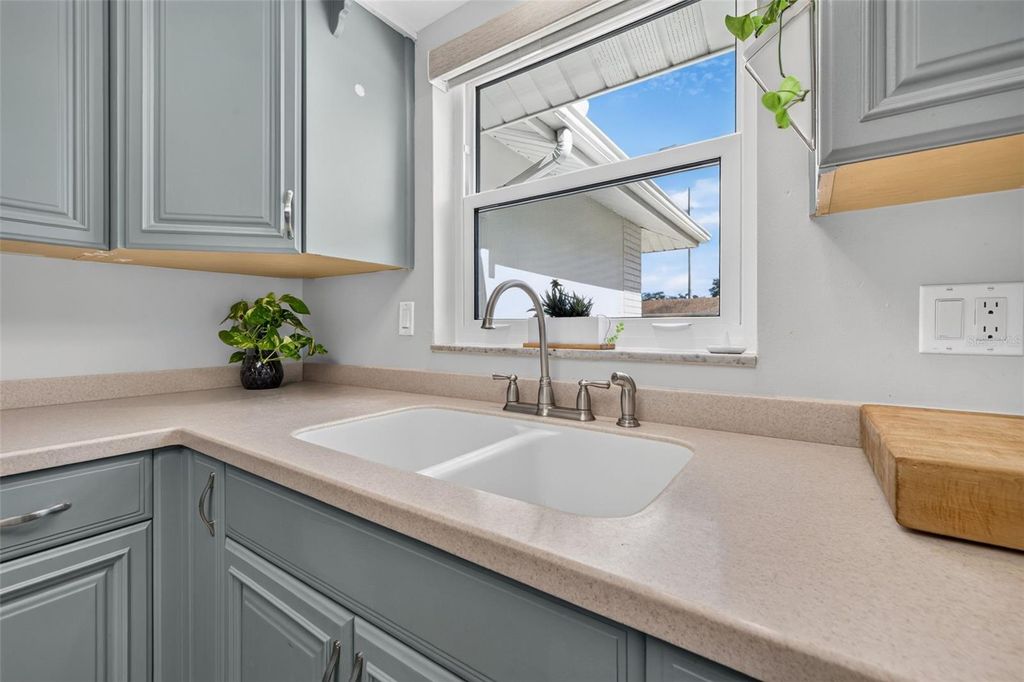 Image 13 of property listing at 1737 STARLIGHT DRIVE, Clearwater, FL 33755