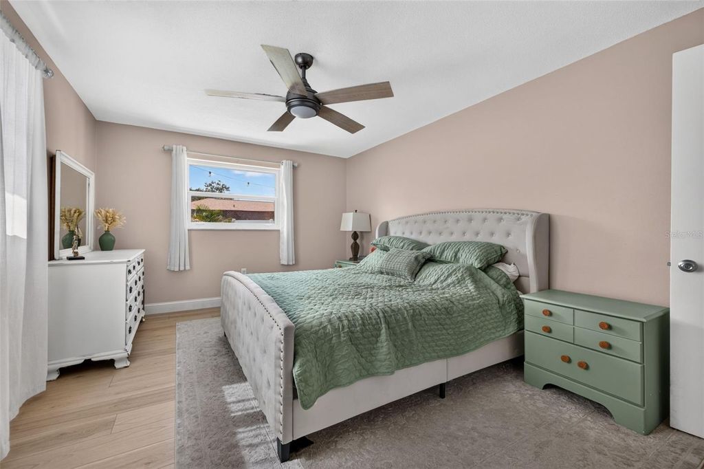 Image 17 of property listing at 1737 STARLIGHT DRIVE, Clearwater, FL 33755