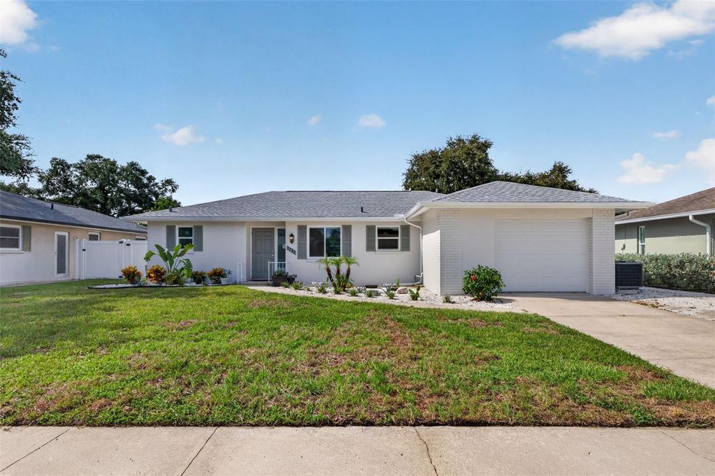 Image 3 of property listing at 1737 STARLIGHT DRIVE, Clearwater, FL 33755
