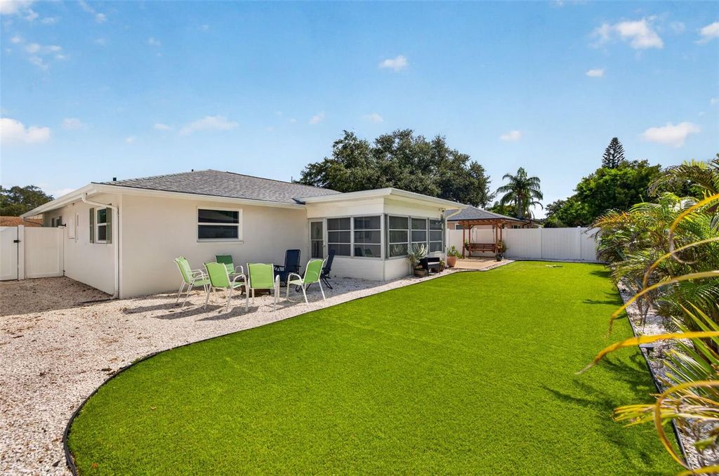 Image 28 of property listing at 1737 STARLIGHT DRIVE, Clearwater, FL 33755