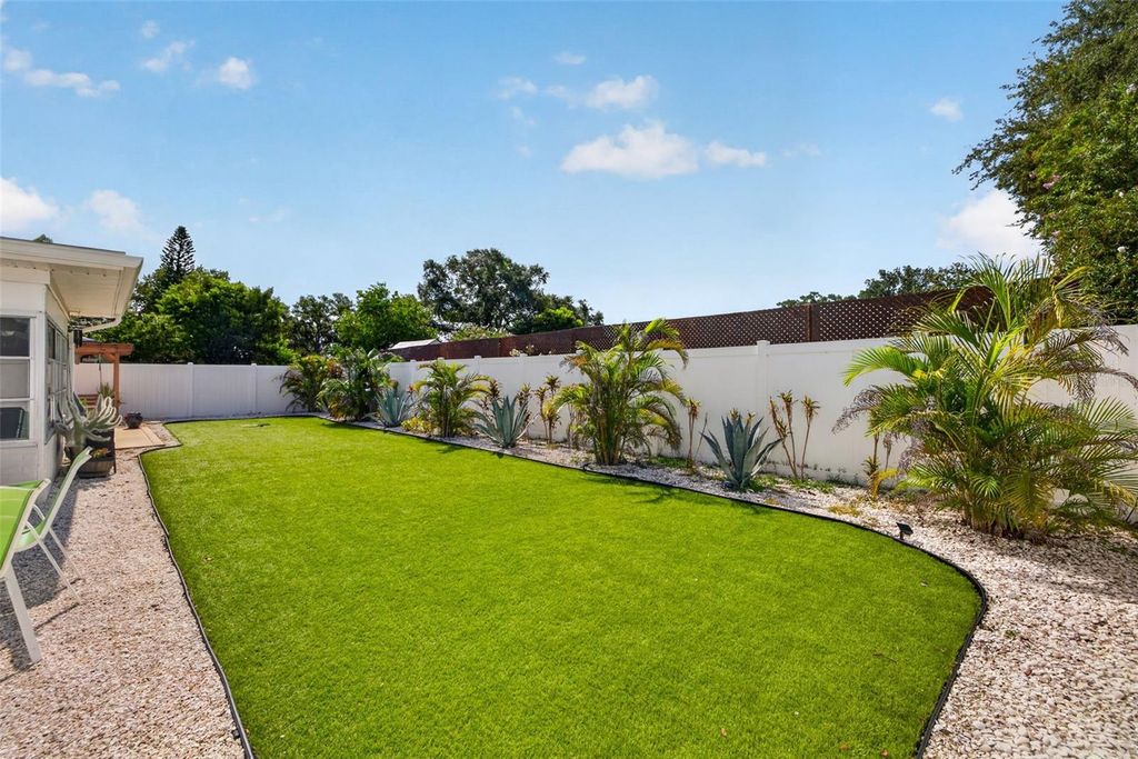 Image 29 of property listing at 1737 STARLIGHT DRIVE, Clearwater, FL 33755