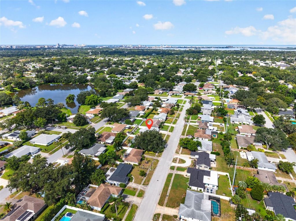 Image 32 of property listing at 1737 STARLIGHT DRIVE, Clearwater, FL 33755
