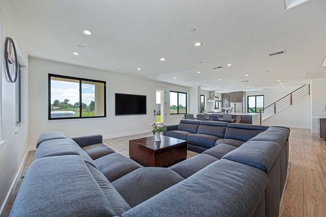 3885 Jefferson Blvd, West Sacramento, CA 95691