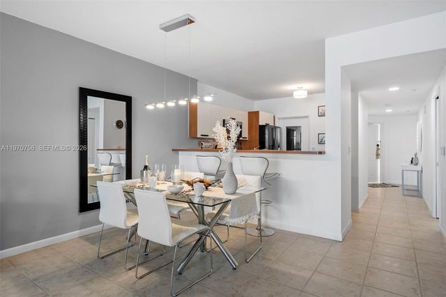 18100 N Bay Road 308, Sunny Isles Beach, FL 33160