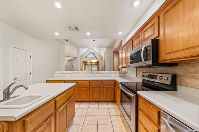 134 WOODLAND BLVD, Boerne, TX 78006