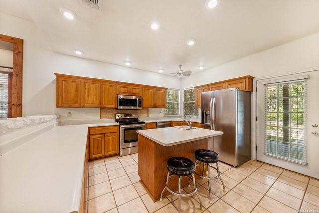 134 WOODLAND BLVD, Boerne, TX 78006