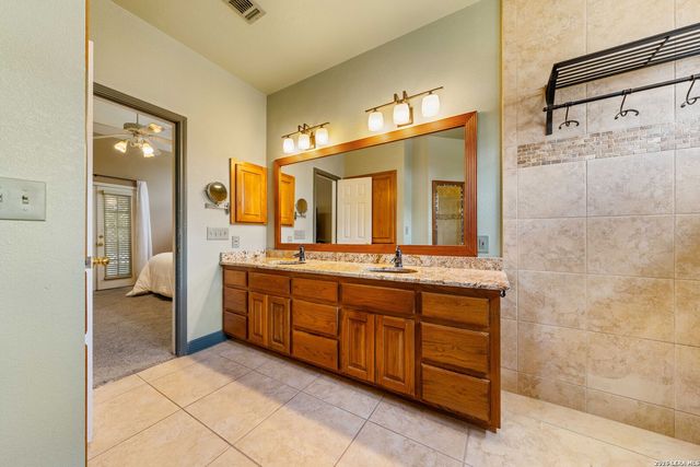 134 WOODLAND BLVD, Boerne, TX 78006