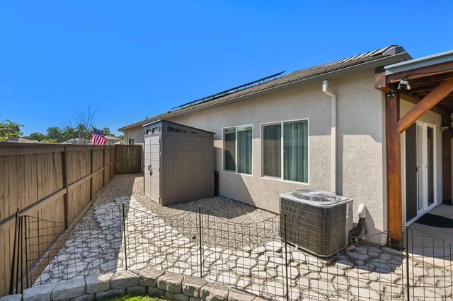 1500 Lahonton Way, Ione, CA 95640