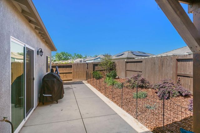 1500 Lahonton Way, Ione, CA 95640