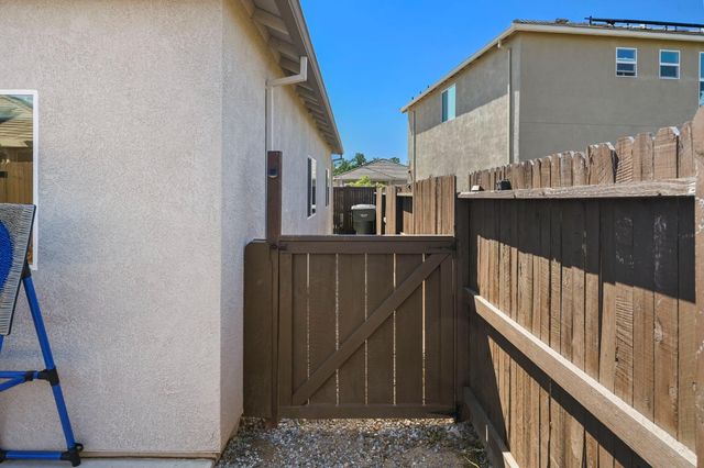 1500 Lahonton Way, Ione, CA 95640