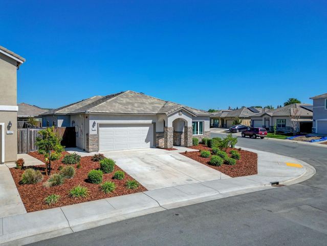 1500 Lahonton Way, Ione, CA 95640