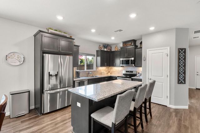 1500 Lahonton Way, Ione, CA 95640