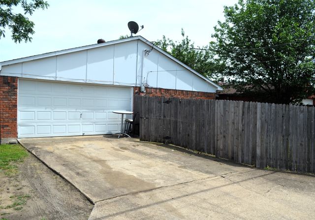 9615 Sophora Circle, Dallas, TX 75249