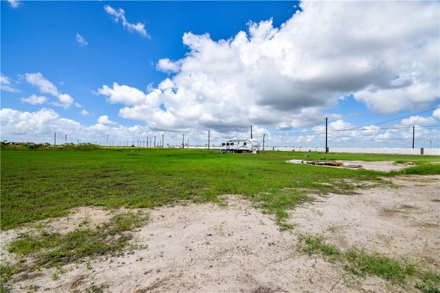 510 Rattlesnake Point, Rockport, TX 78382