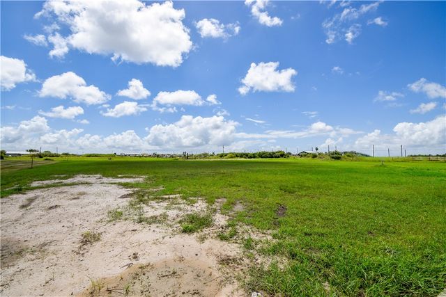 510 Rattlesnake Point, Rockport, TX 78382
