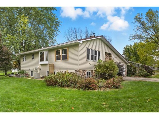 443 Oak Street, Woodville, WI 54028