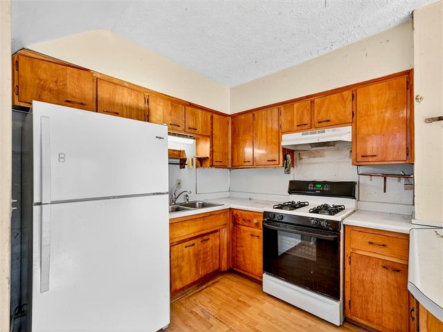 28 Penrose Street, Rochester, NY 14612