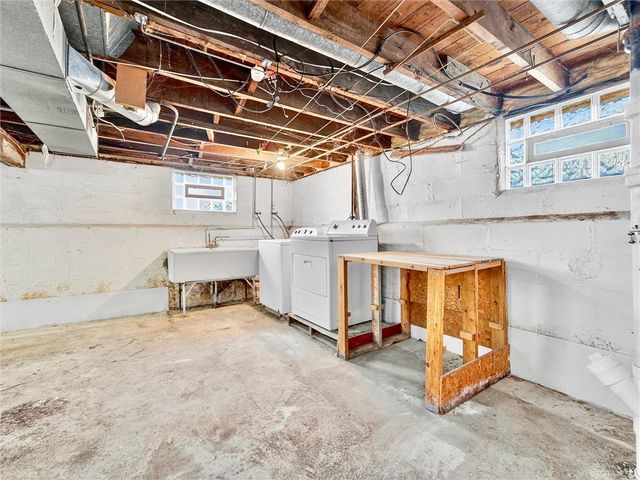 28 Penrose Street, Rochester, NY 14612