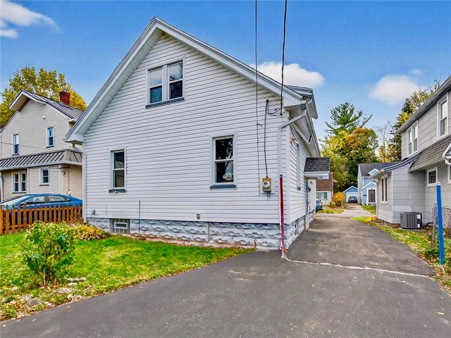 28 Penrose Street, Rochester, NY 14612