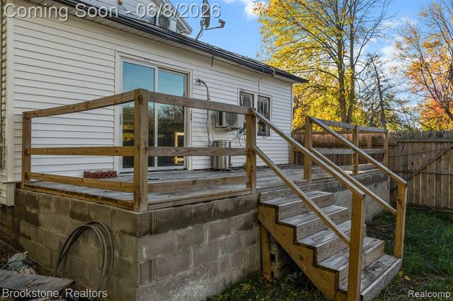 6225 Stahelin Avenue, Detroit, MI 48228