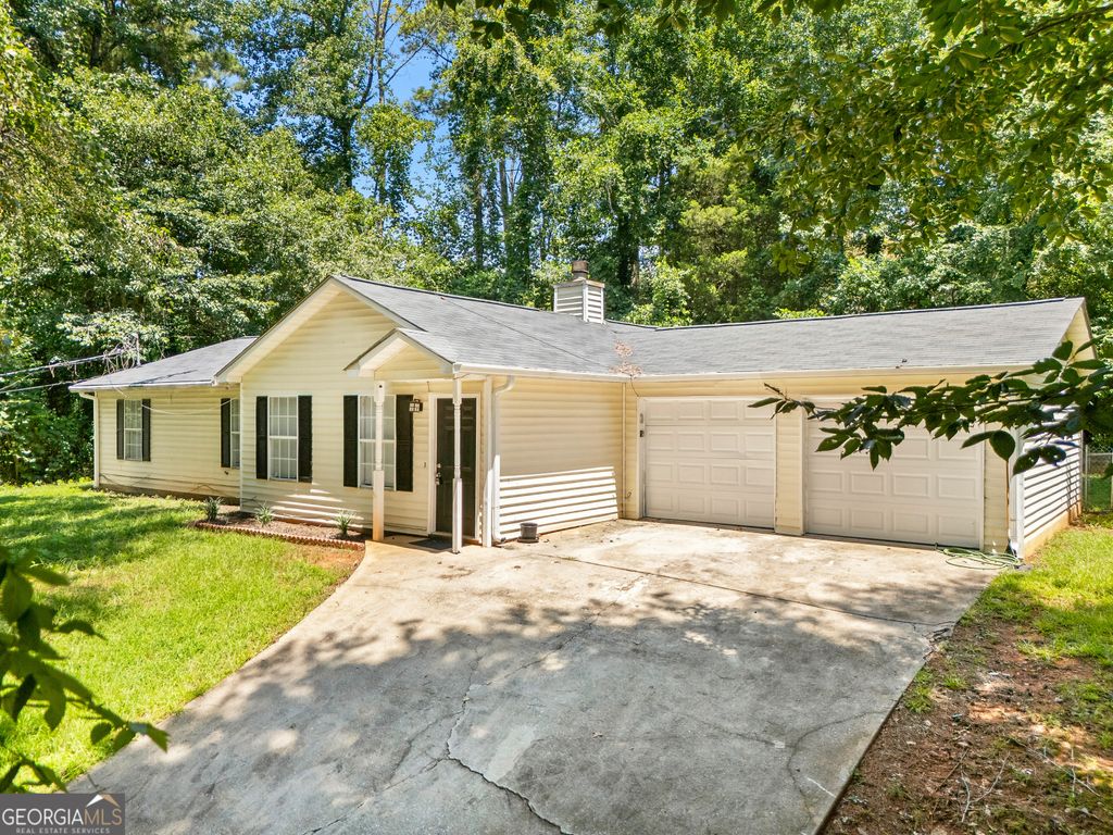 220 Splitwood Lane, Fairburn, GA 30213