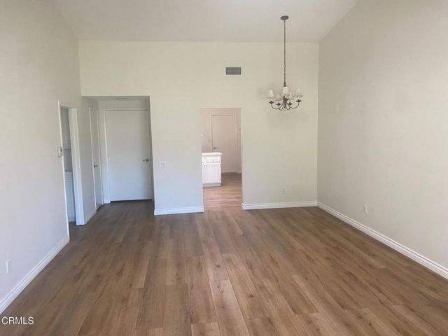 17135 Village 17, Camarillo, CA 93012
