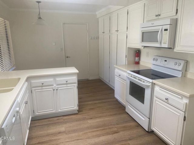 17135 Village 17, Camarillo, CA 93012