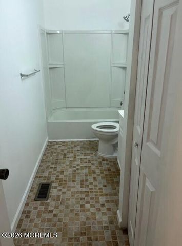 69 Vanderbilt Court, Sicklerville, NJ 08081