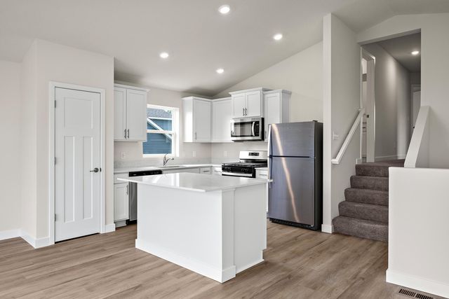 720 Spruce Street N, Cambridge, MN 55008