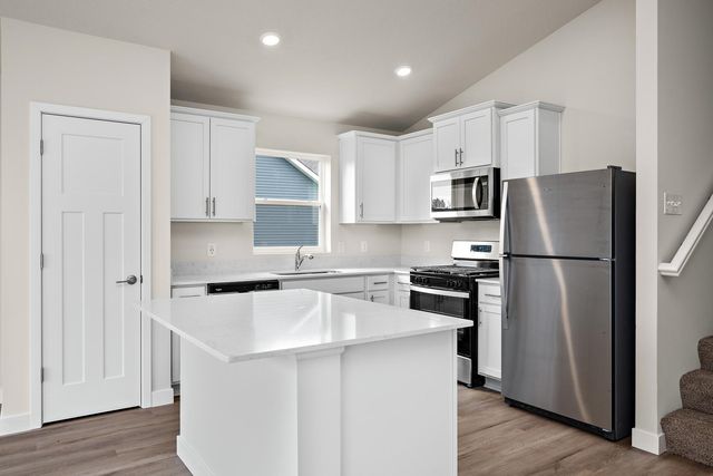 720 Spruce Street N, Cambridge, MN 55008