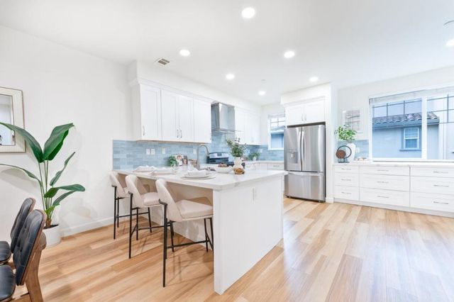 638 Almaden Walk Loop, San Jose, CA 95125