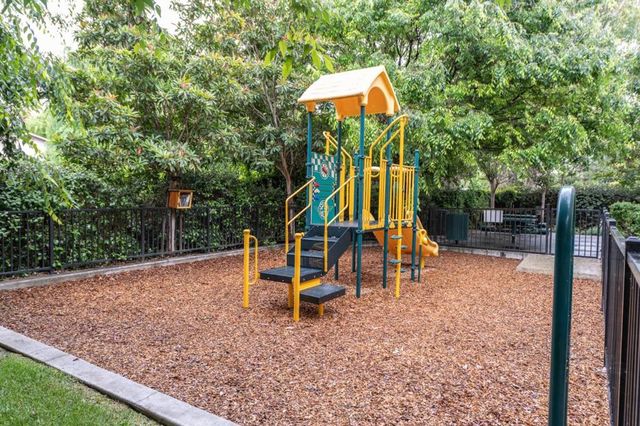 638 Almaden Walk Loop, San Jose, CA 95125