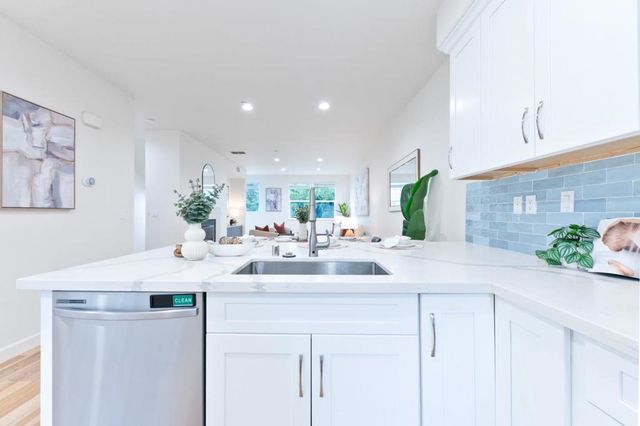 638 Almaden Walk Loop, San Jose, CA 95125