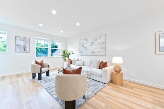 638 Almaden Walk Loop, San Jose, CA 95125