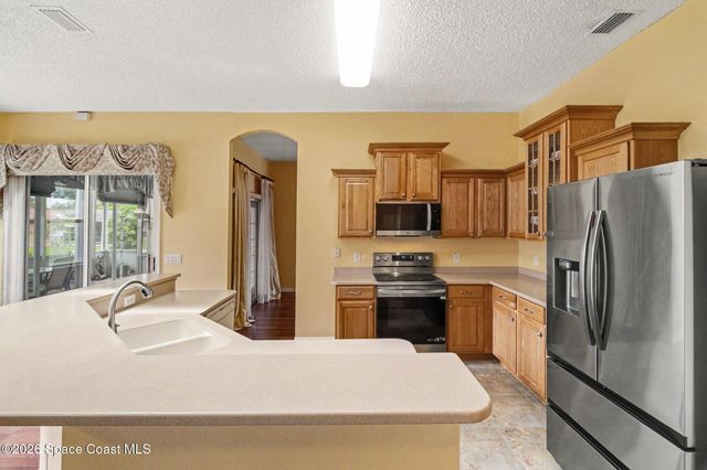 292 Nesbitt Street NE, Palm Bay, FL 32907
