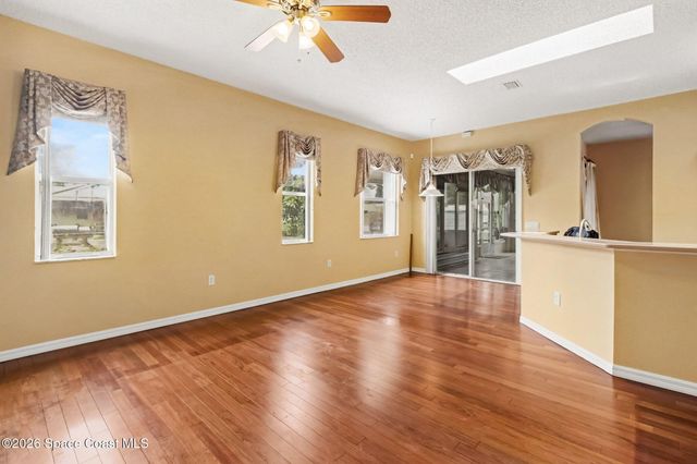 292 Nesbitt Street NE, Palm Bay, FL 32907