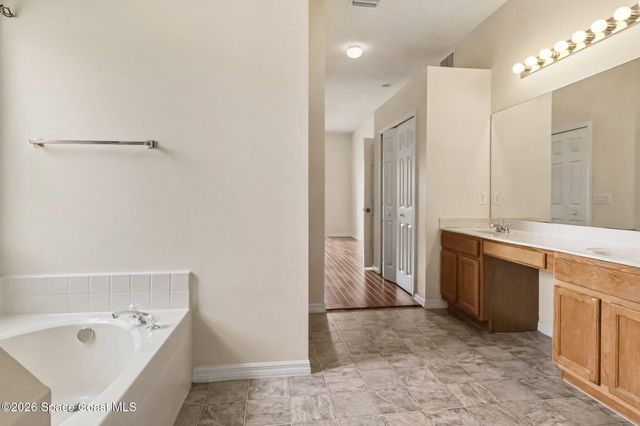 292 Nesbitt Street NE, Palm Bay, FL 32907