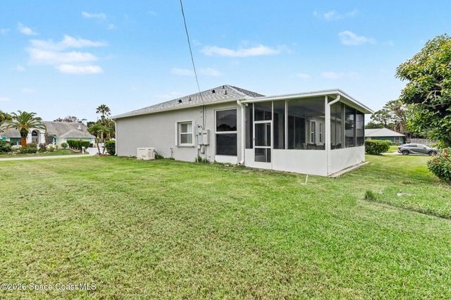 292 Nesbitt Street NE, Palm Bay, FL 32907