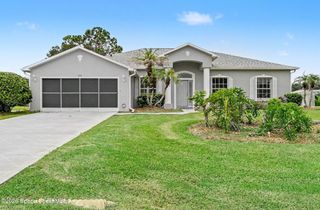 292 Nesbitt Street NE, Palm Bay, FL 32907