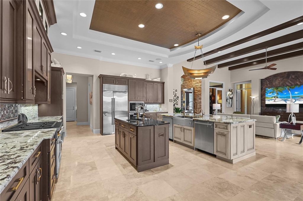Image 11 of property listing at 19438 BEACON PARK PLACE, Bradenton, FL 34202