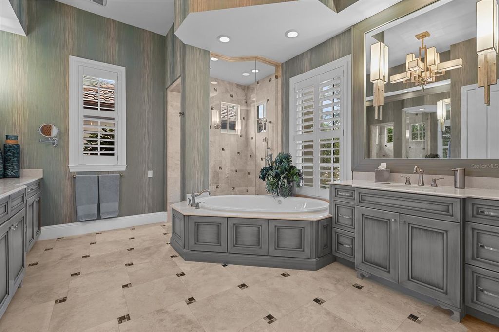 Image 19 of property listing at 19438 BEACON PARK PLACE, Bradenton, FL 34202