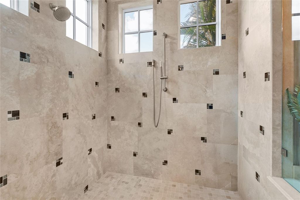 Image 20 of property listing at 19438 BEACON PARK PLACE, Bradenton, FL 34202