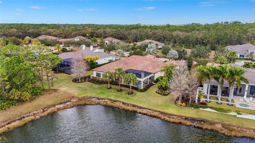 Image 3 of property listing at 19438 BEACON PARK PLACE, Bradenton, FL 34202