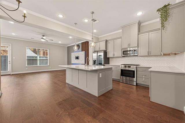 4413 Schuler Street B, Houston, TX 77007