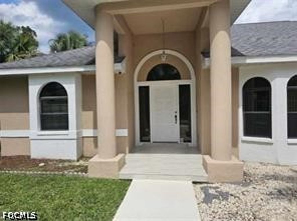 718 Jefferson AVE, Lehigh Acres, FL 33936