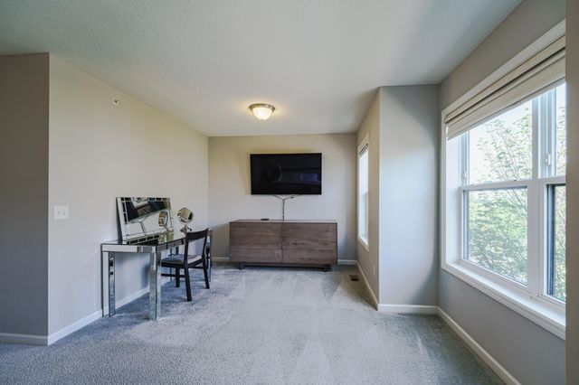 4015 River Valley Way, Eagan, MN 55122