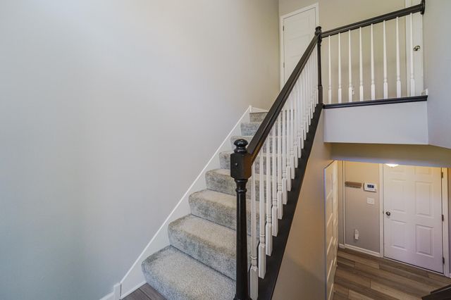4015 River Valley Way, Eagan, MN 55122