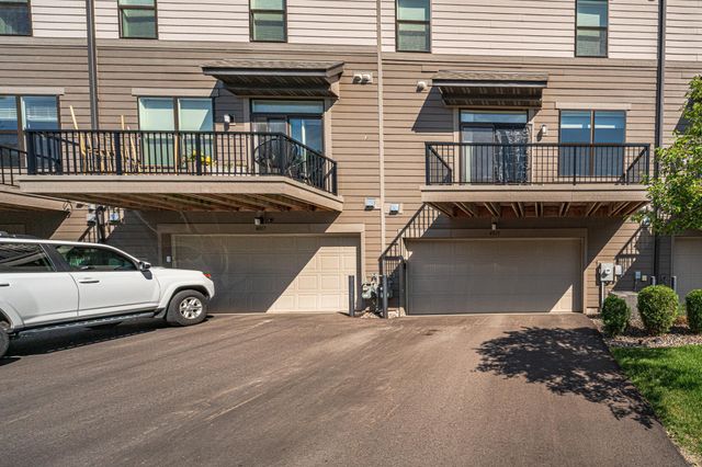 4015 River Valley Way, Eagan, MN 55122